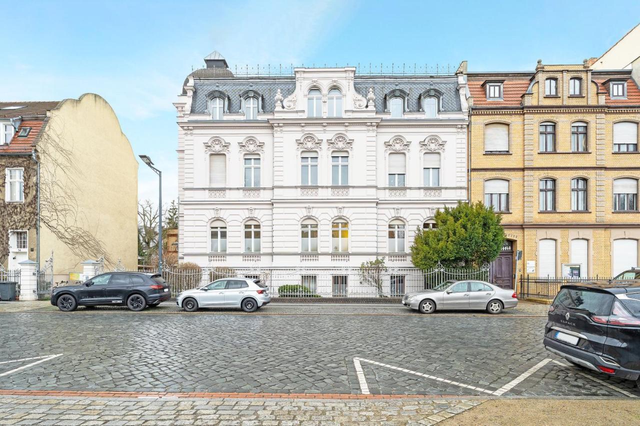 Apartments Direkt Am Staatstheater,Modern,Zentral,Ruhig,2 Zimmer,Netflix,Privatparkplatz Auf Dem Hof Котбус Екстериор снимка